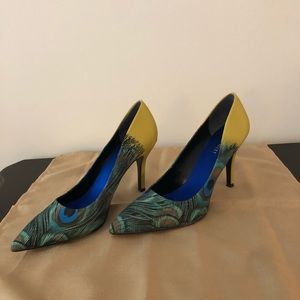 NEVER WORN! Peacock Print Satin Pumps